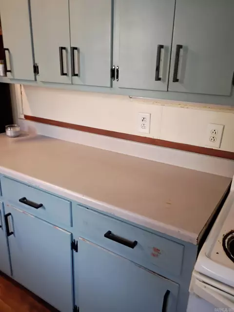 Kitchen - 1111 E River Ave, Searcy, AR 72143 photo 2 of 2
