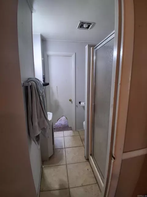 Bath - 1111 E River Ave, Searcy, AR 72143 photo 5 of 6