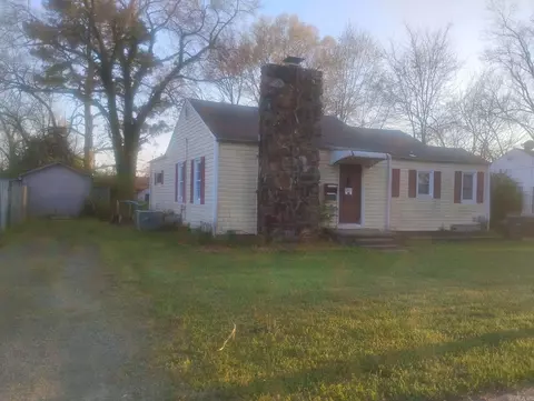 Exterior - 1111 E River Ave, Searcy, AR 72143 photo 2 of 4