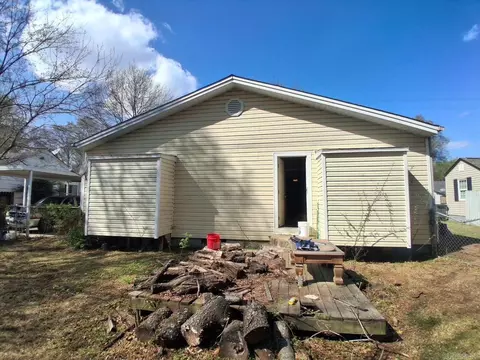 Exterior - 1111 E River Ave, Searcy, AR 72143 photo 3 of 4