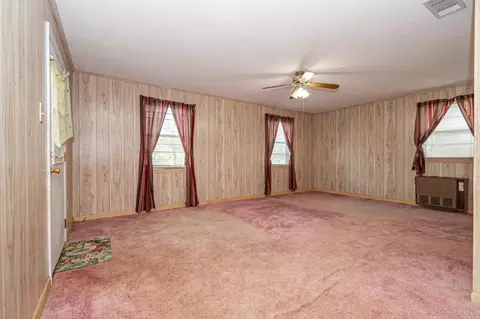 Living - 343 E Willis Ave, Monticello, AR 71655 photo 3 of 3