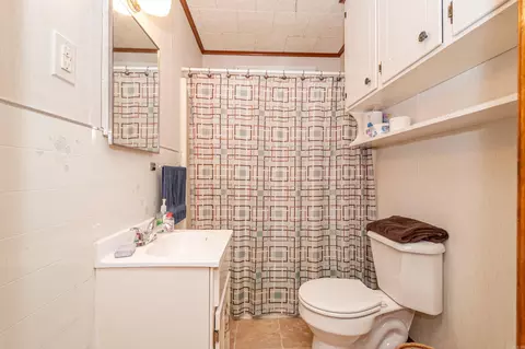 Bath - 343 E Willis Ave, Monticello, AR 71655 photo 1 of 1