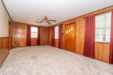 Living - 343 E Willis Ave, Monticello, AR 71655 photo 2 of 3