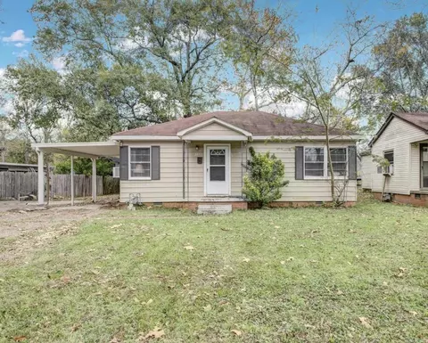 111 Saunders Dr, North Little Rock, AR 72117