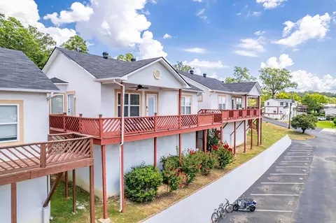 208 Aberina St #B, Hot Springs, AR 71913