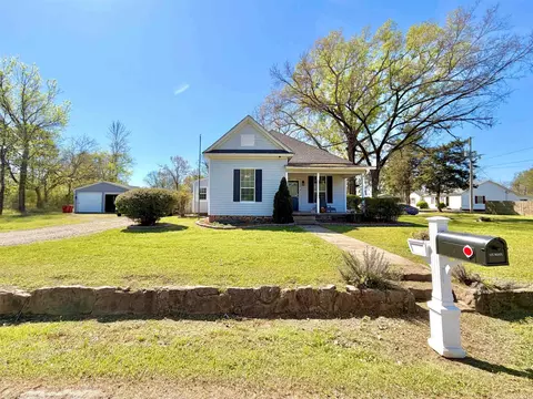 511 W Childress St, Morrilton, AR 72110