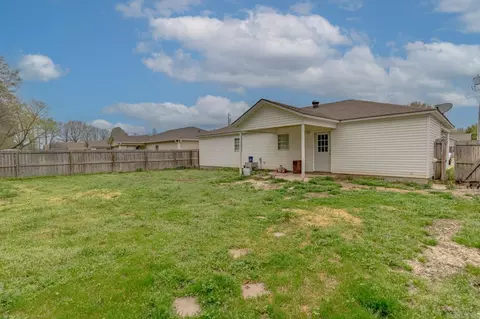 Exterior - 604 Meadow Ln, Paragould, AR 72450 photo 6 of 8