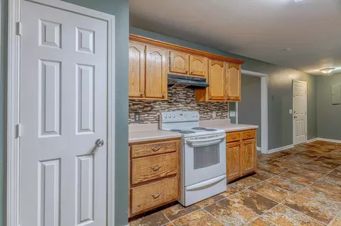Entry Way - 604 Meadow Ln, Paragould, AR 72450 photo 1 of 1