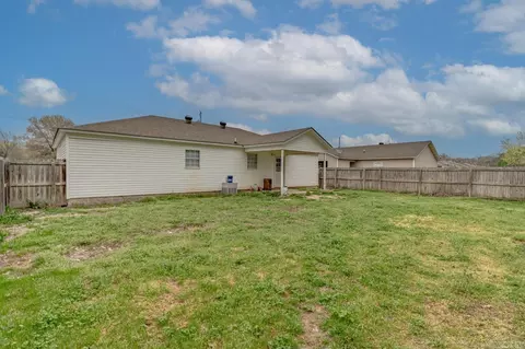 Exterior - 604 Meadow Ln, Paragould, AR 72450 photo 5 of 8