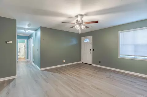 Living - 604 Meadow Ln, Paragould, AR 72450 photo 1 of 4