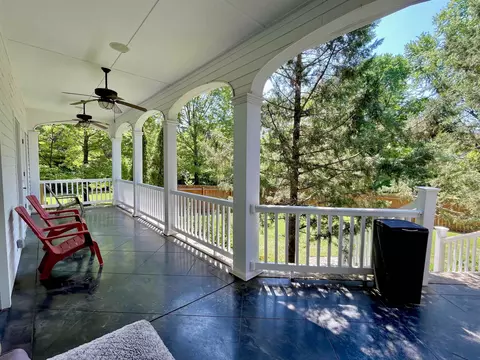 Exterior - 157 N Spring St, Melbourne, AR 72556 photo 2 of 9