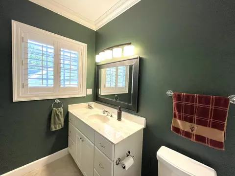 Bath - 157 N Spring St, Melbourne, AR 72556 photo 7 of 10