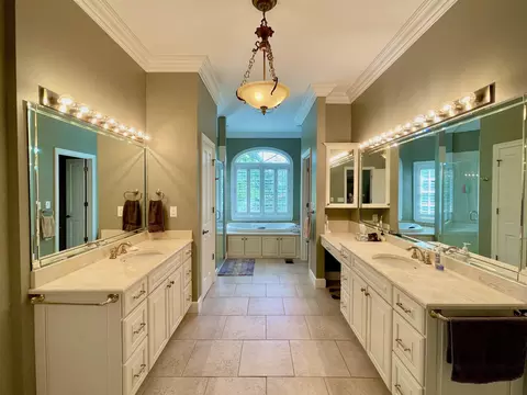 Bath - 157 N Spring St, Melbourne, AR 72556 photo 1 of 10