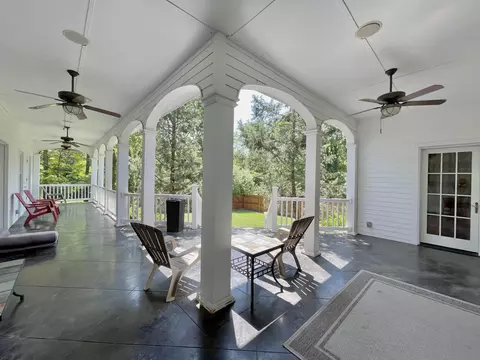 Exterior - 157 N Spring St, Melbourne, AR 72556 photo 3 of 9
