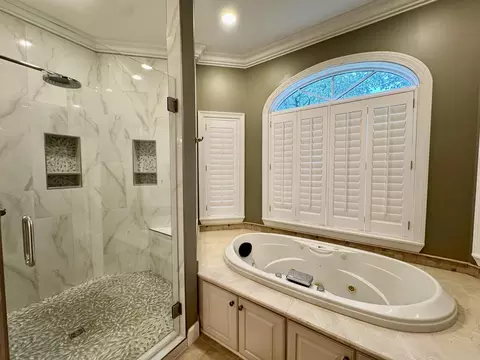 Bath - 157 N Spring St, Melbourne, AR 72556 photo 2 of 10