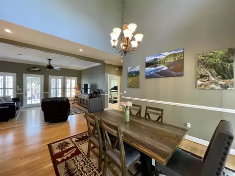 Dining - 157 N Spring St, Melbourne, AR 72556 photo 2 of 3