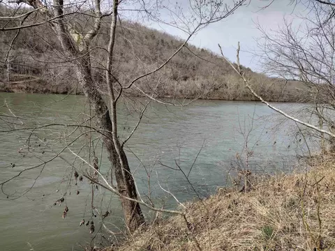 000 S Riverview, Sylamore, AR 72560