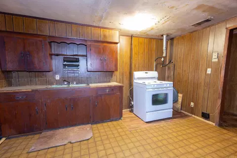Kitchen - 910 Ray Rd, Jacksonville, AR 72076 photo 2 of 3