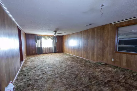 Living - 910 Ray Rd, Jacksonville, AR 72076 photo 2 of 4