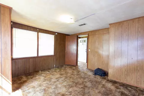 Living - 910 Ray Rd, Jacksonville, AR 72076 photo 1 of 4