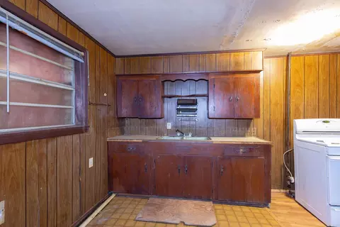 Kitchen - 910 Ray Rd, Jacksonville, AR 72076 photo 3 of 3
