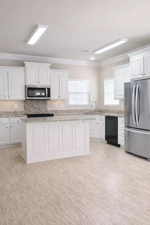Kitchen - 3030 Robert Ott Circle Cir, Conway, AR 72034 photo 1 of 2