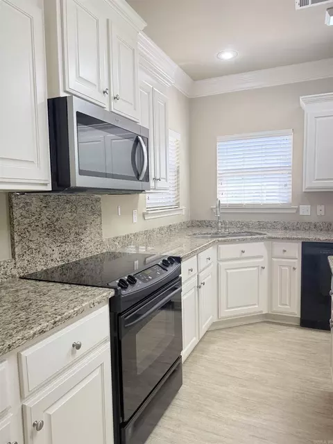 Kitchen - 3030 Robert Ott Circle Cir, Conway, AR 72034 photo 2 of 2