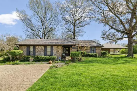 8112 Hart Rd, Benton, AR 72019