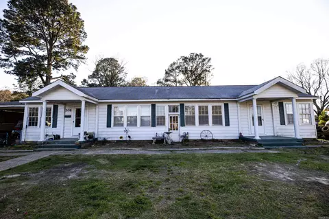 208 S Womble Ave, Camden, AR 71701