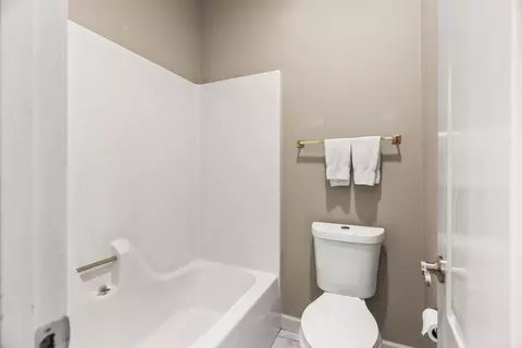 Bath - 1940 Royal, Conway, AR 72034 photo 6 of 6