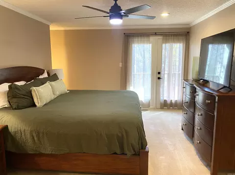 Bedroom - 46 Peninsula Dr # B, Mount Ida, AR 71957 photo 2 of 6