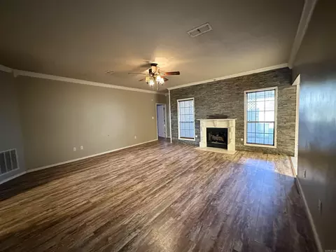 Living - 124 Summer Blvd, Trumann, AR 72472 photo 3 of 4