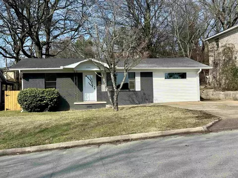 7702 Iowa Dr, Little Rock, AR 72227