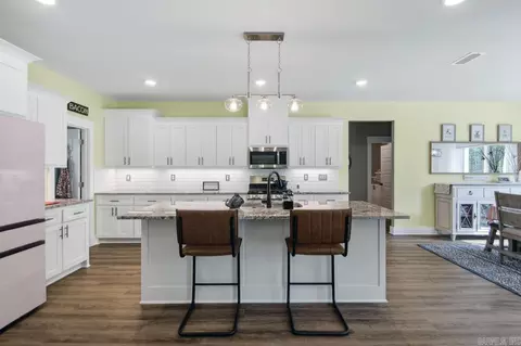 Kitchen - 413 Lewallen Rd, Benton, AR 72015 photo 2 of 4