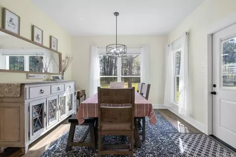 Dining - 413 Lewallen Rd, Benton, AR 72015 photo 1 of 1