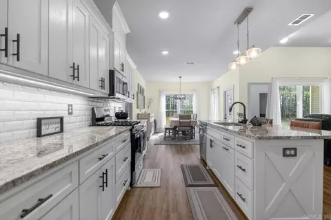 Kitchen - 413 Lewallen Rd, Benton, AR 72015 photo 4 of 4
