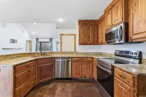 Kitchen - 14 4th St, Greenbrier, AR 72058 photo 2 of 4
