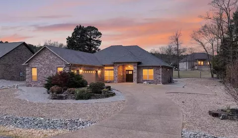 3 Linares Ln, Hot Springs Village, AR 71909