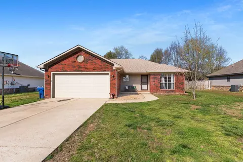 228 Sherman Dr, Gassville, AR 72635