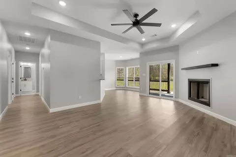 Living - 28 Sisney Drive Dr, Ash Flat, AR 72513 photo 3 of 3