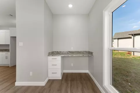 Entry Way - 28 Sisney Drive Dr, Ash Flat, AR 72513 photo 4 of 4