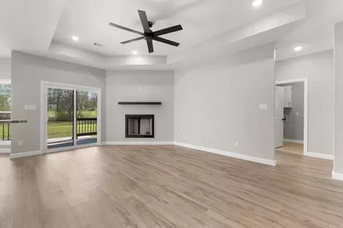 Living - 28 Sisney Drive Dr, Ash Flat, AR 72513 photo 1 of 3