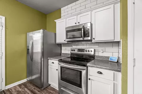Kitchen - 2230 Matthews Meadows Ln, Conway, AR 72032 photo 4 of 4