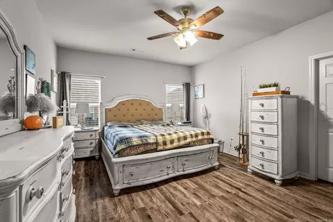 Bedroom - 2230 Matthews Meadows Ln, Conway, AR 72032 photo 3 of 4