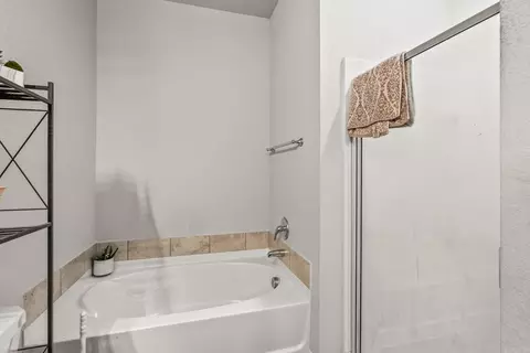 Bath - 2230 Matthews Meadows Ln, Conway, AR 72032 photo 3 of 3