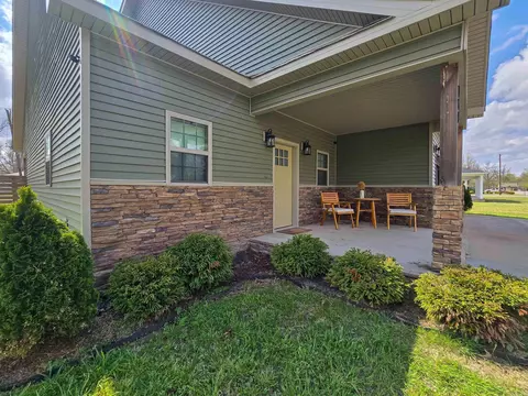 Exterior - 206 Home St, Marked Tree, AR 72365 photo 6 of 7