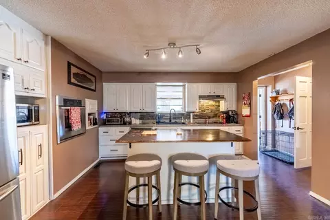 Kitchen - 103 German Ln, Alton, MO 65606 photo 2 of 2