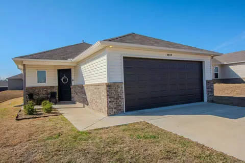 4089 Kings River Trl, Bauxite, AR 72011