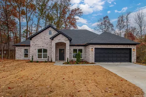 107 Sawgrass Dr, Benton, AR 72015