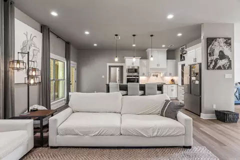Living - 15 Wellington Pl, Cabot, AR 72023 photo 4 of 5